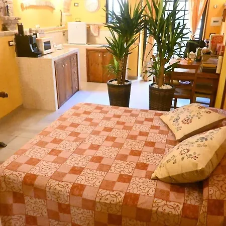 La Casa Di Flora Apartament *